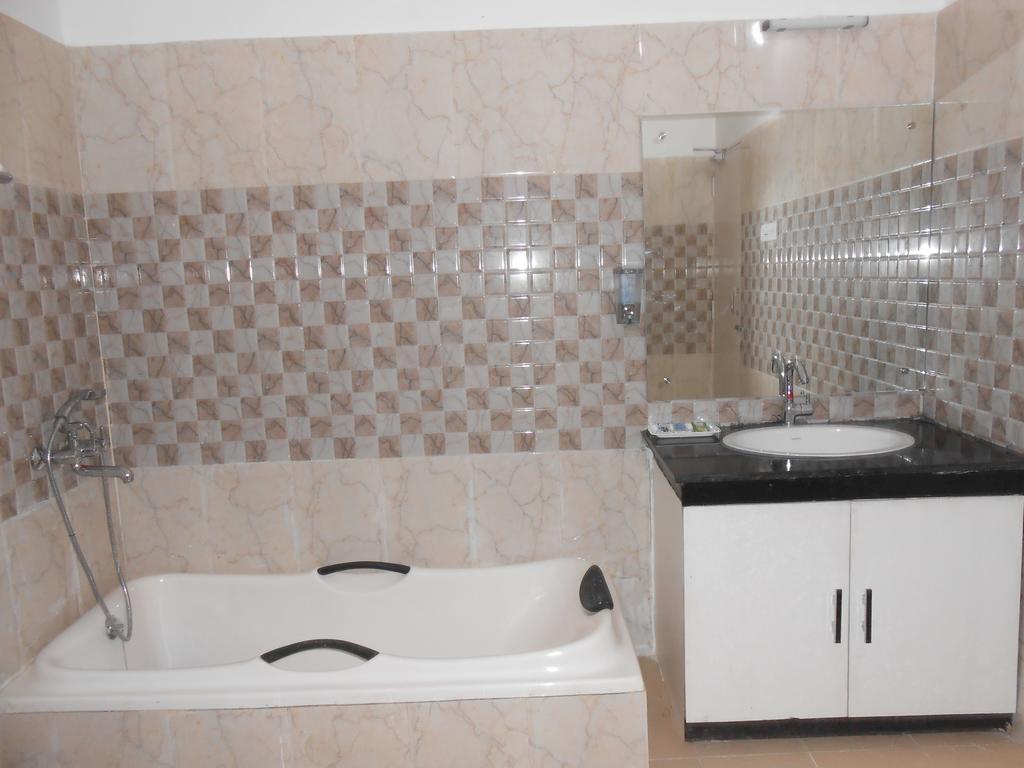The Pearl Hotel Пури Екстериор снимка